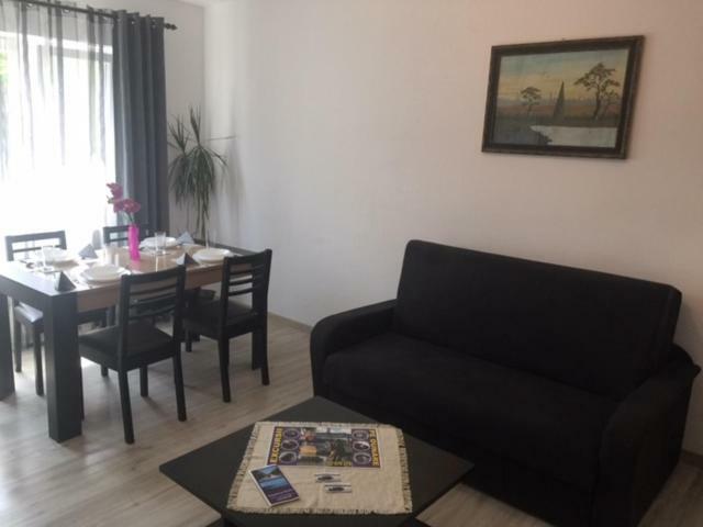 Garsoniera Simo Apartamento Orşova Exterior foto