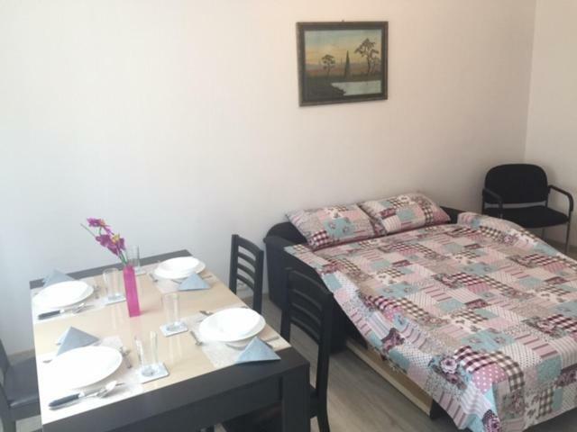 Garsoniera Simo Apartamento Orşova Exterior foto